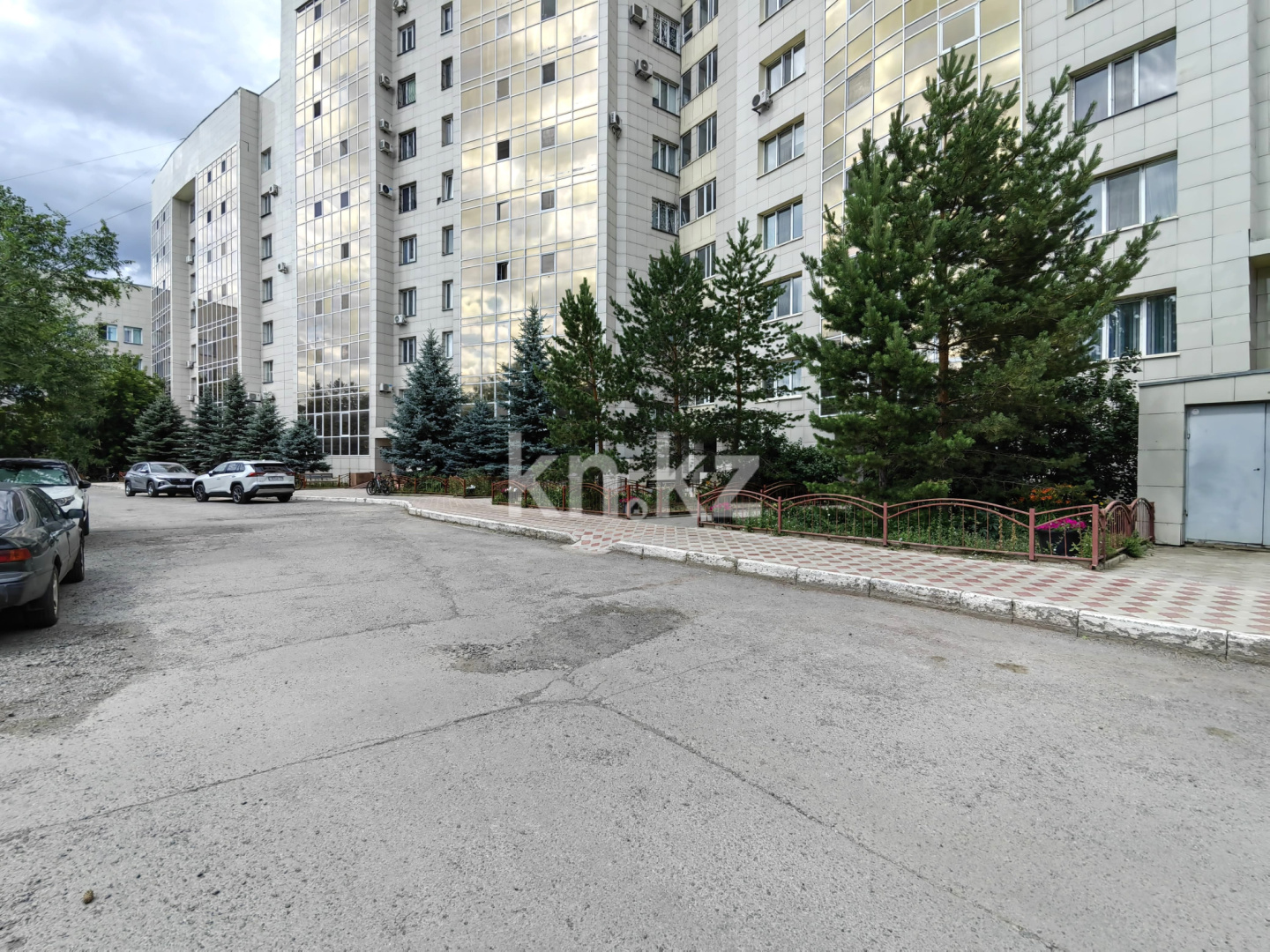Продажа 4-комнатной квартиры, 122 м², пр. Республики, дом  40 в Караганде - фото 32