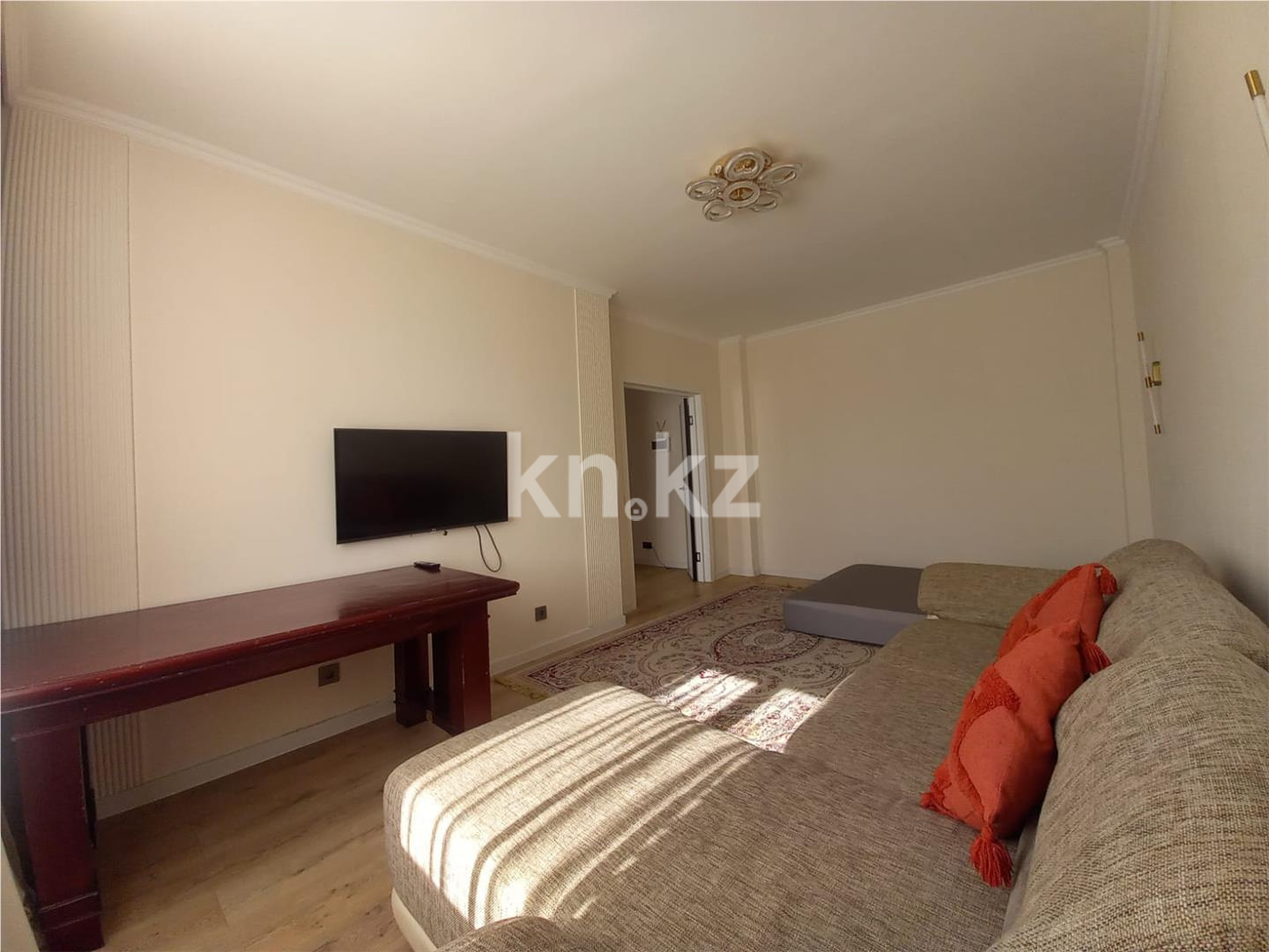 Продажа 2-комнатной квартиры, 52 м², ул. Айнакол в Астане - фото 2