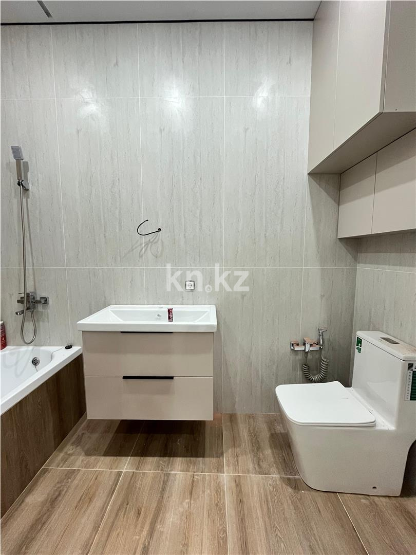 Продажа 3-комнатной квартиры, 67 м², 137 учетный квартал, дом  343 в Караганде - фото 8