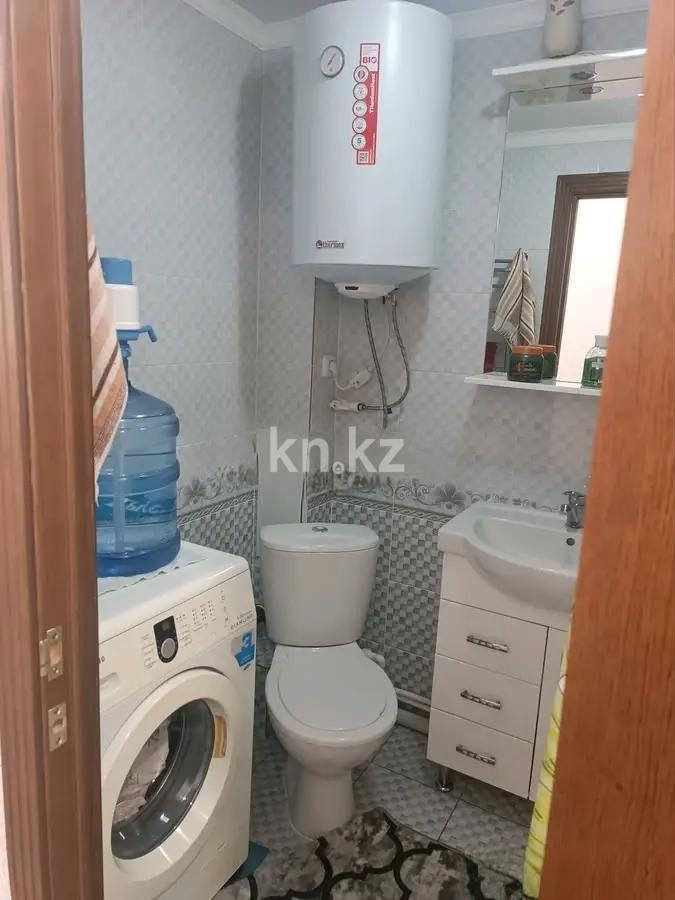 Продажа 3-комнатной квартиры, 82 м², 23 мкр., дом  12 в Караганде - фото 5