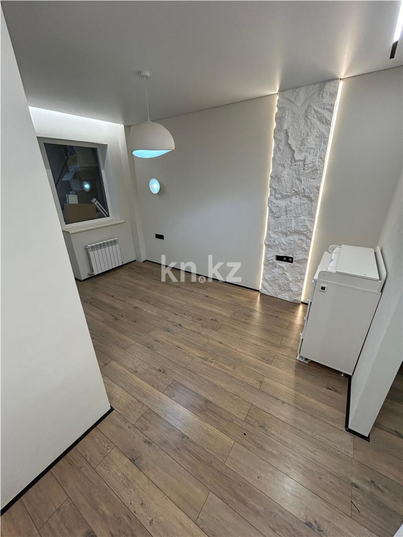 Продажа 3-комнатной квартиры, 83 м², ул. Муканова в Караганде - фото 5