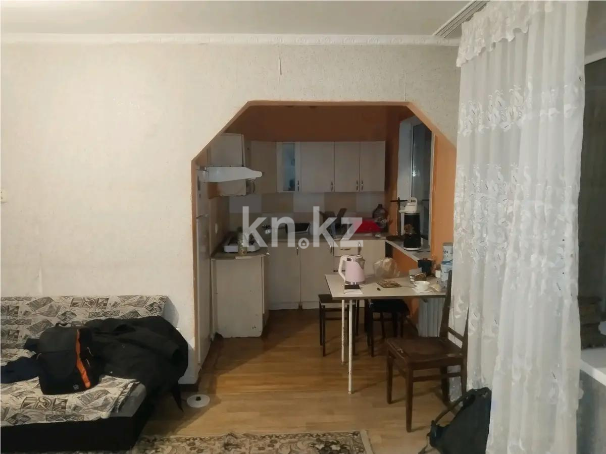 Продажа 3-комнатной квартиры, 48 м², мкр-н 16, дом  5 в Караганде - фото 2