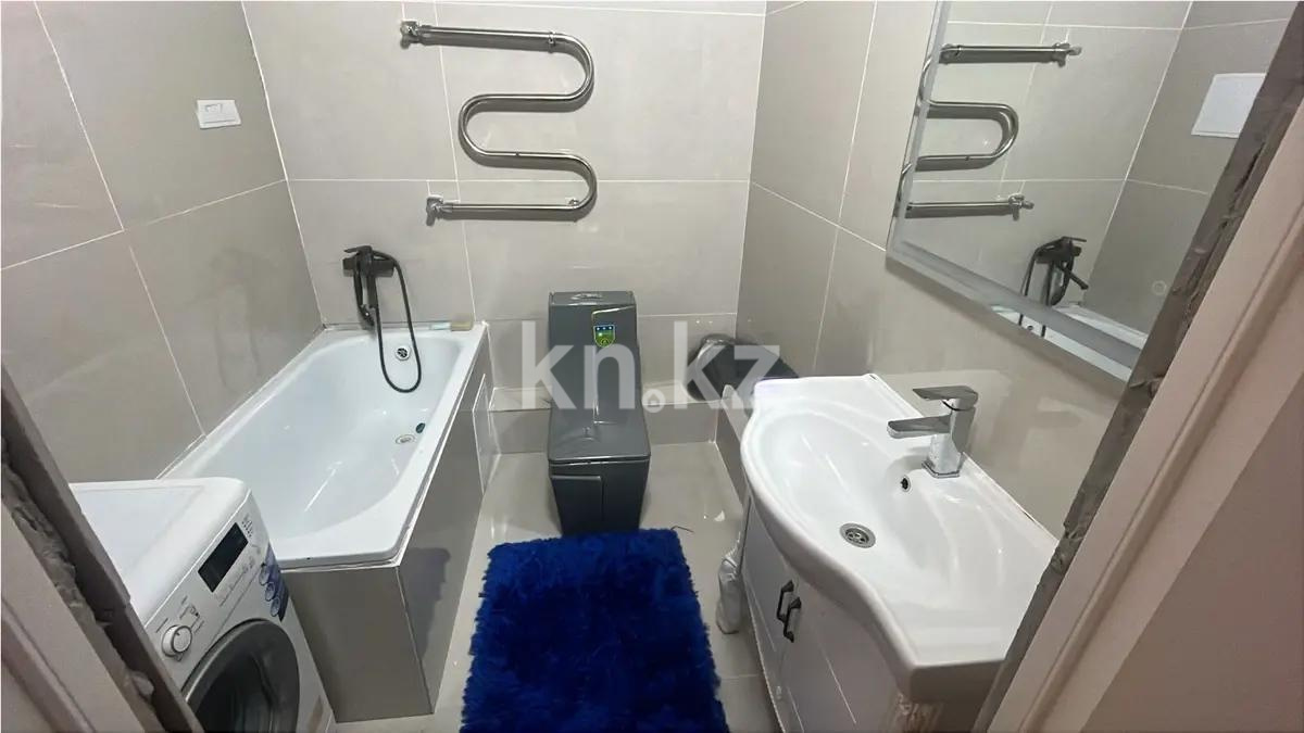 Продажа 2-комнатной квартиры, 65 м², мкр-н Аксай-1, дом  10/3 в Алматы - фото 4