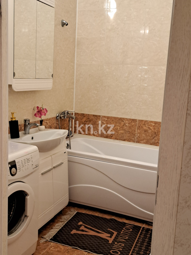 Аренда 2-комнатной квартиры посуточно, 86 м², ул. Достык, дом  5 - ул. Сауран в Астане - фото 12