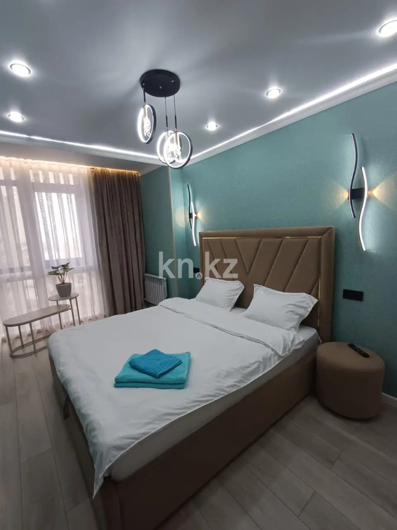 Аренда 2-комнатной квартиры посуточно, 56 м², Абая, дом  10/1 - пр. Сарыарка в Астане