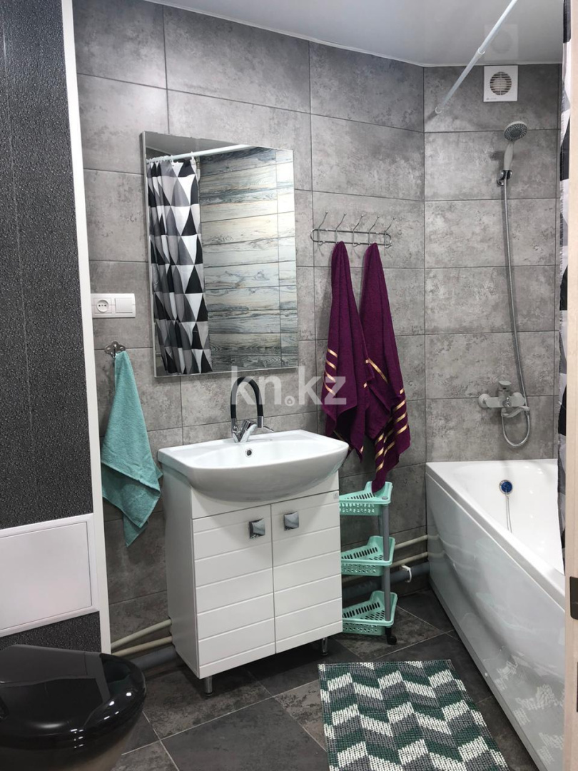 Аренда 3-комнатной квартиры посуточно, 78 м², ул. Набережная Славского, дом  48 в Усть-Каменогорске - фото 23