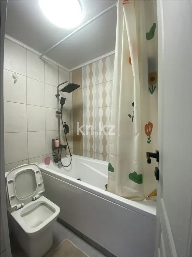 Продажа 3-комнатной квартиры, 48 м², мкр-н Аккент, дом  100 в Алматы - фото 3