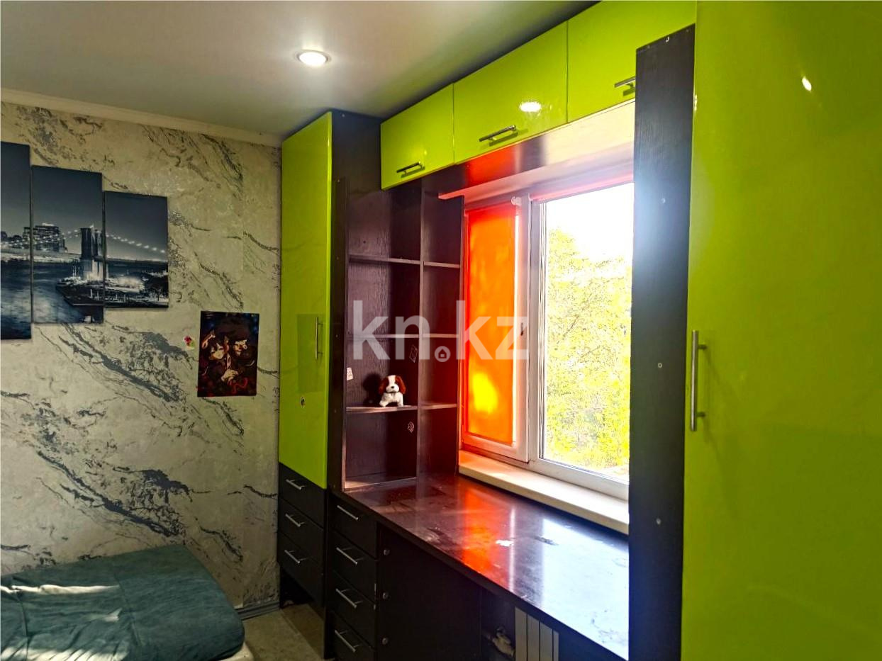 Продажа 3-комнатной квартиры, 48 м², 23-й мкр., дом  34 в Караганде - фото 4