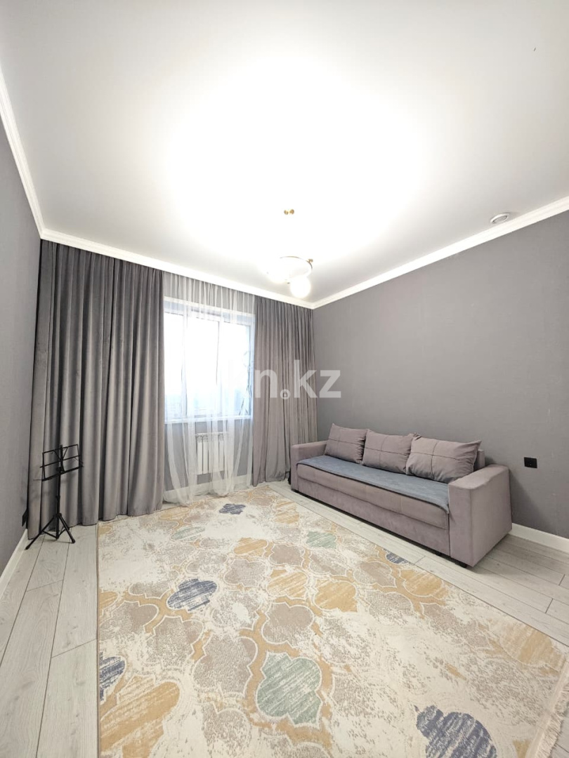 Продажа 3-комнатной квартиры, 82 м², ул. Муканова, дом  43/21 в Караганде - фото 8