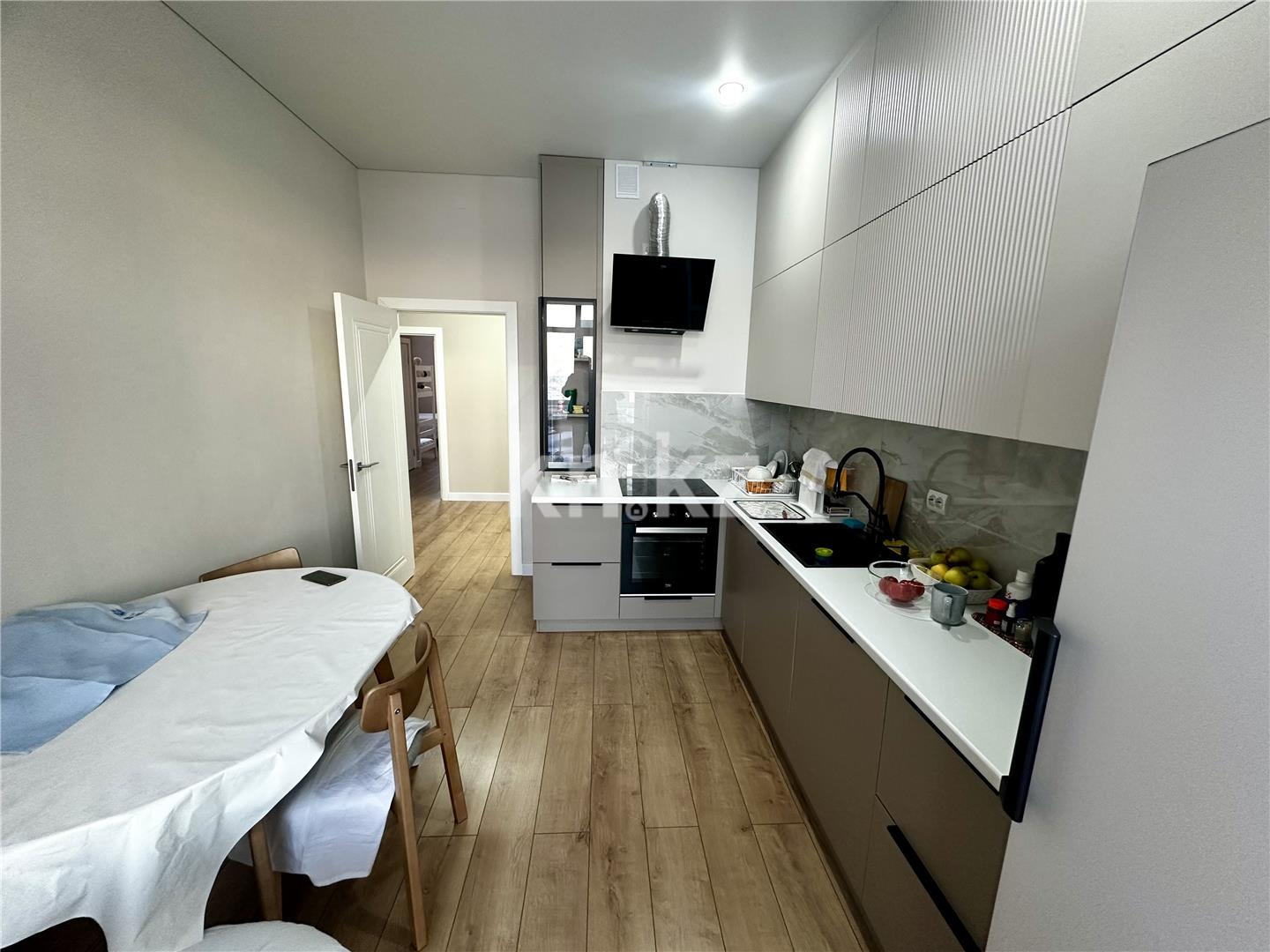 Продажа 3-комнатной квартиры, 97 м², пр. Шахтеров, дом  68 в Караганде - фото 2