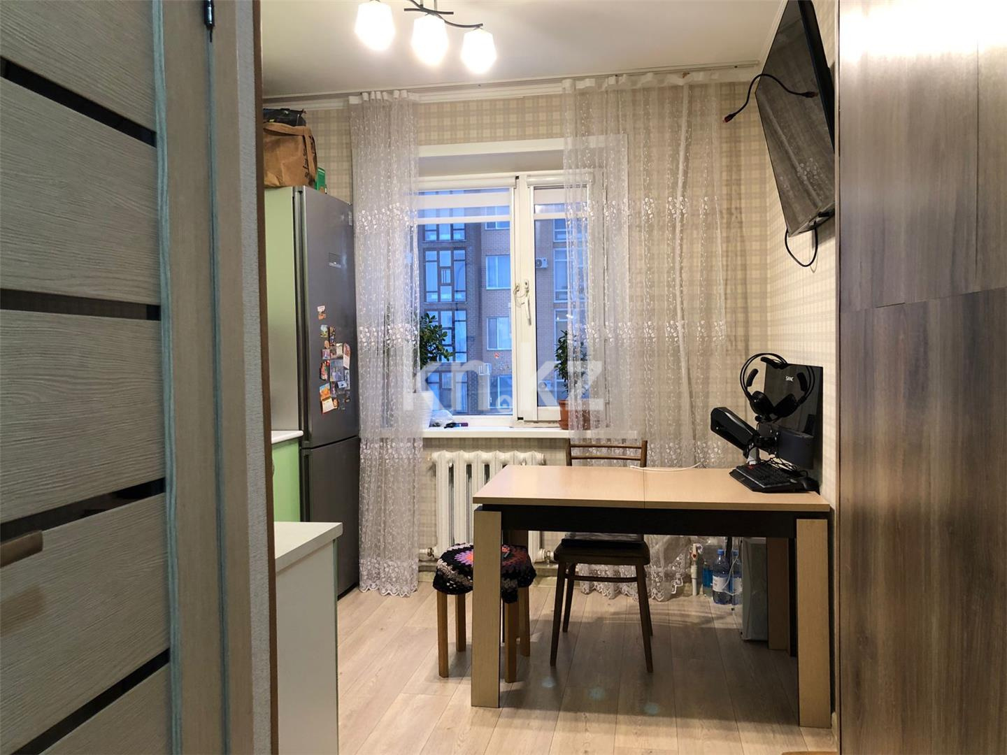 Продажа 2-комнатной квартиры, 54 м², мкр. Степной-2, дом  1 в Караганде - фото 5