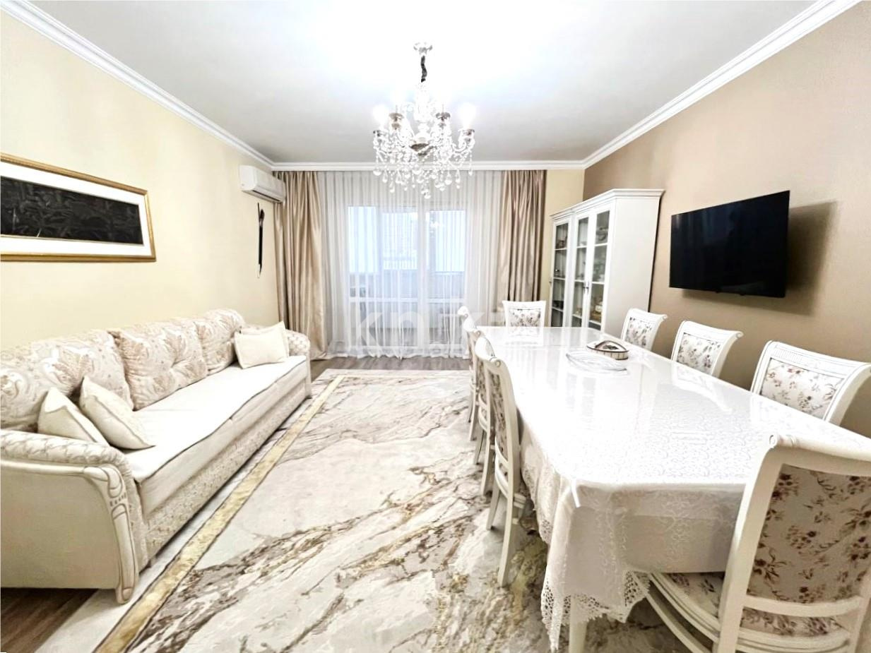 Продажа 4-комнатной квартиры, 136 м², пр. Шахтеров в Караганде - фото 2