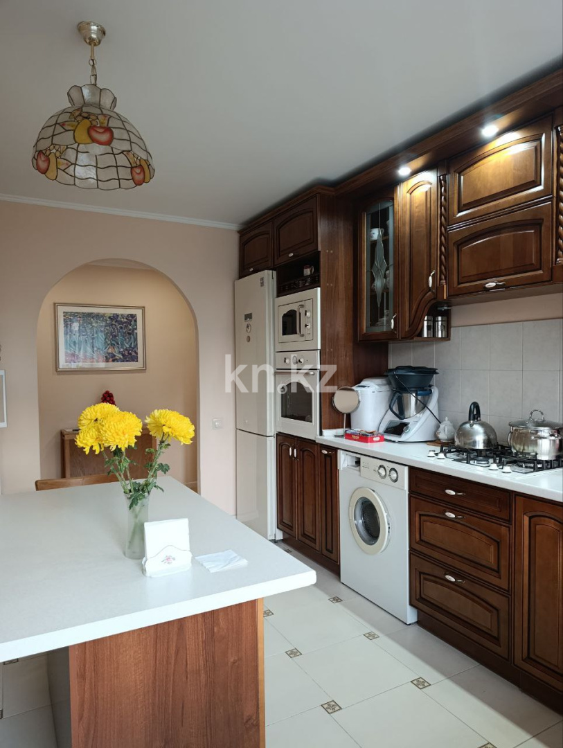 Продажа 3-комнатной квартиры, 65 м², ул. Айманова в Алматы - фото 13