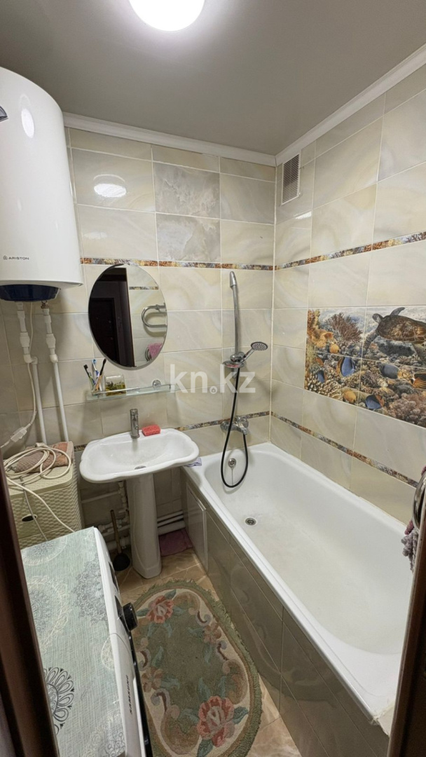 Продажа 3-комнатной квартиры, 65 м², ул. Дюсембекова, дом  49 в Караганде - фото 11