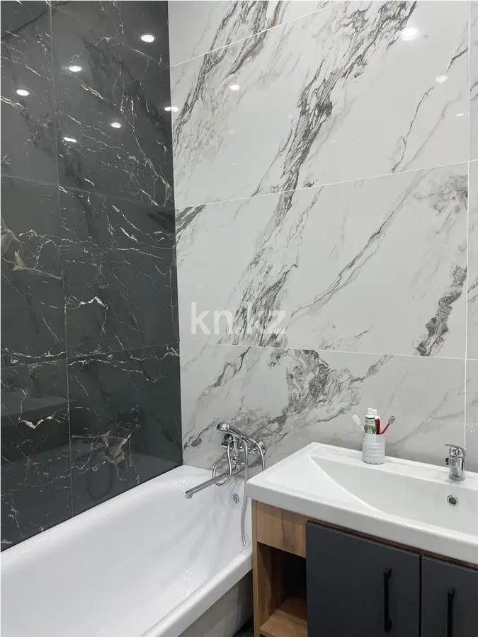 Продажа 3-комнатной квартиры, 87 м², пр. Республики, дом  23/2 в Караганде - фото 4