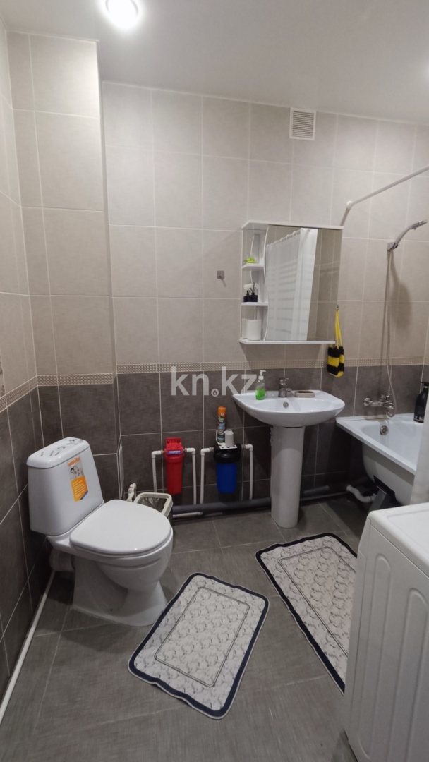 Аренда 1-комнатной квартиры посуточно, 49 м² в Уральске - фото 5