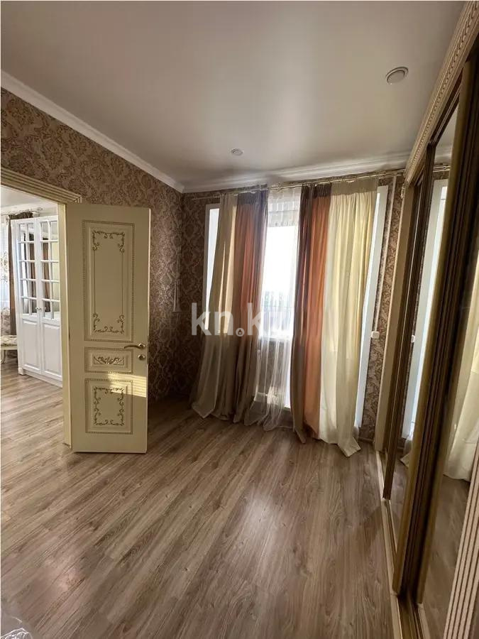 Продажа 3-комнатной квартиры, 72 м², ул. Момышулы, дом  24 в Караганде - фото 3