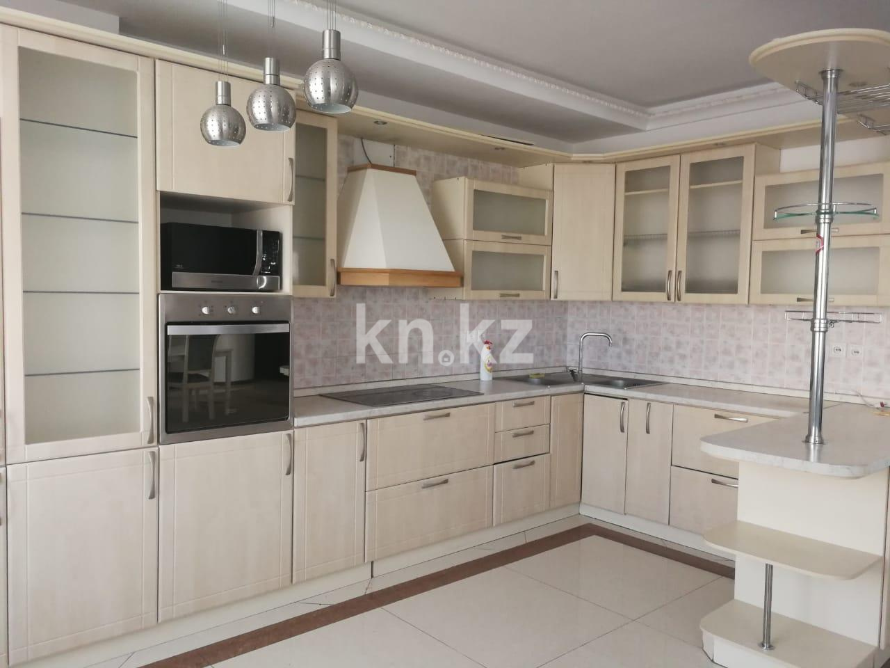 Аренда 2-комнатной квартиры, 70 м² в Астане