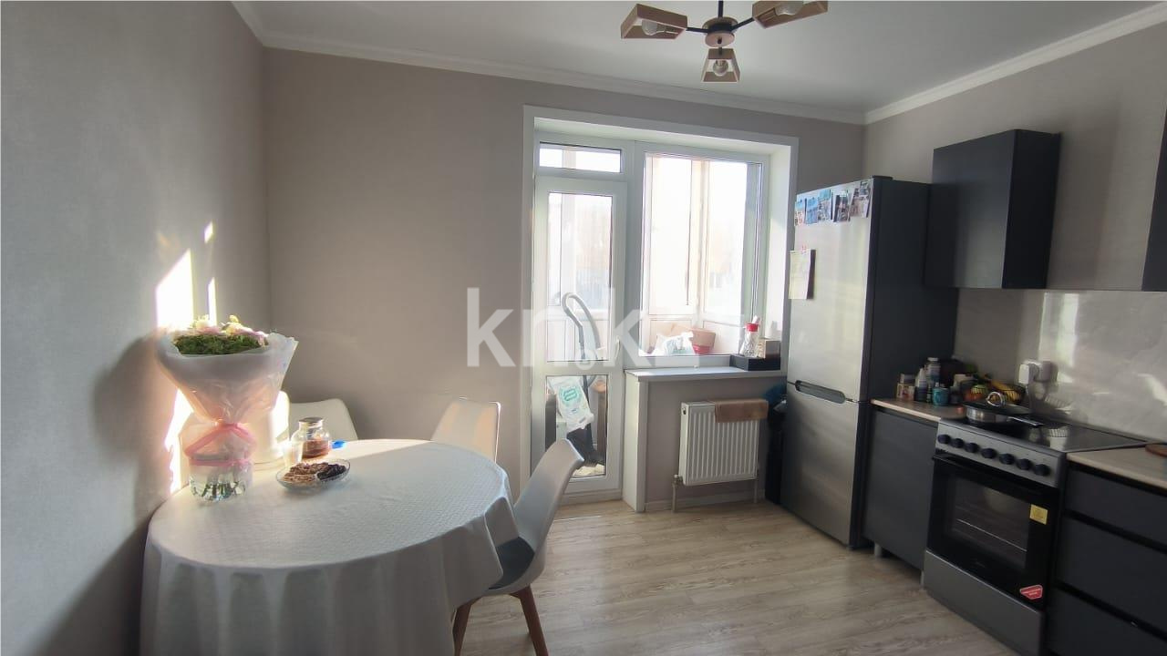 Продажа 2-комнатной квартиры, 69 м², пр. Республики в Караганде - фото 2