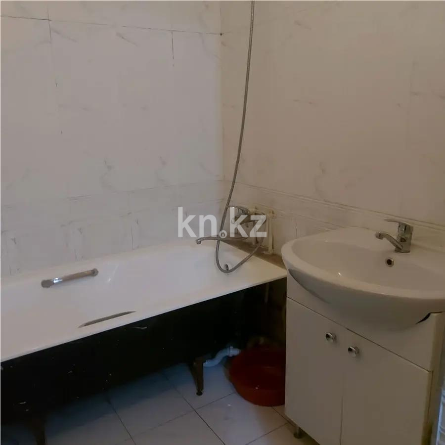 Продажа 3-комнатной квартиры, 79.4 м², мкр-н Аксай-1а, дом  33 в Алматы - фото 4