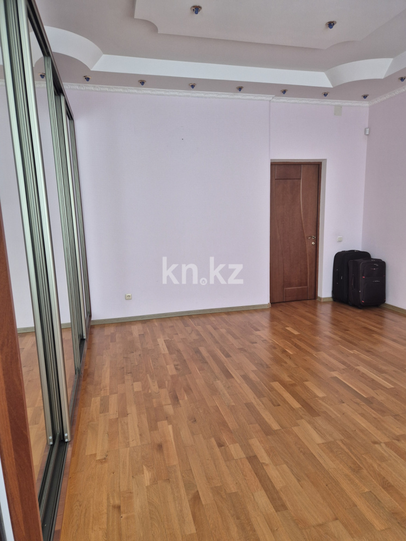 Продажа 4-комнатной квартиры, 129.6 м², ул. Смагулова, дом  56а в Атырау - фото 4