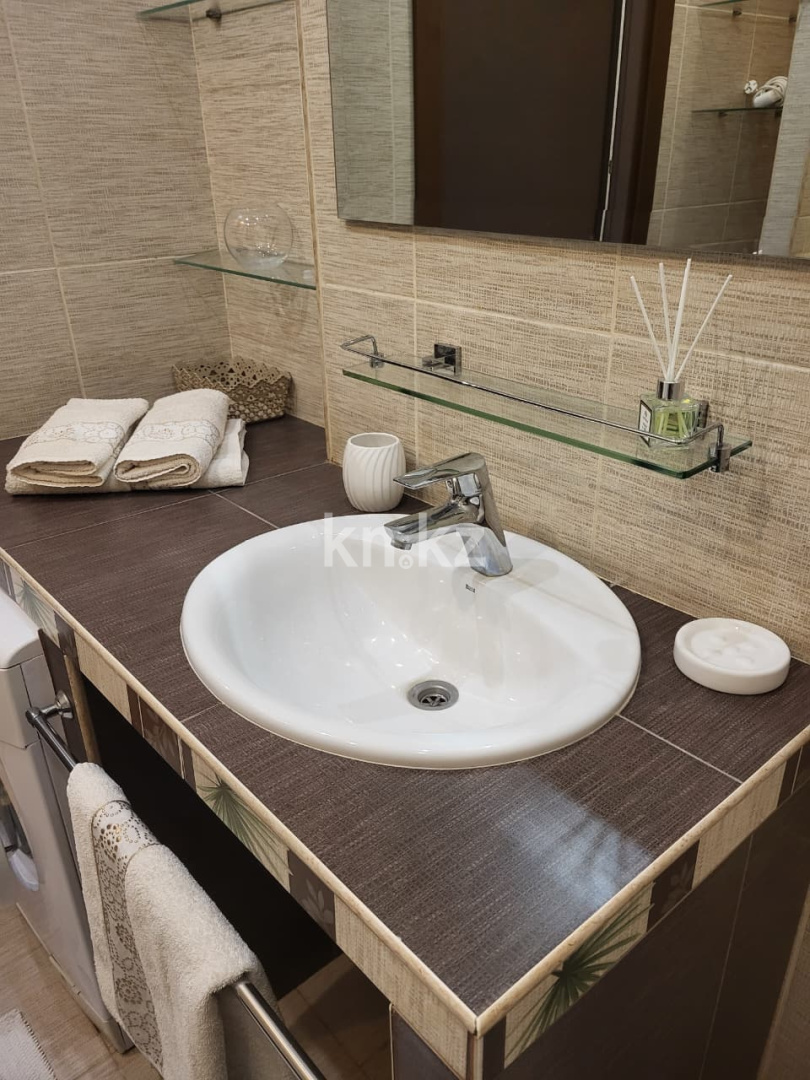 Аренда 2-комнатной квартиры, 50 м², ул. Ходжанова, дом  76 - пр. Аль-Фараби в Алматы - фото 19