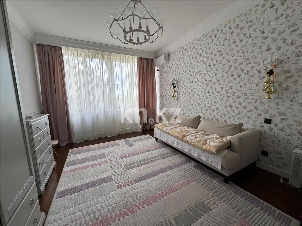 Продажа 4-комнатной квартиры, 220 м², ул. Омаровой, дом  27 в Алматы - фото 2