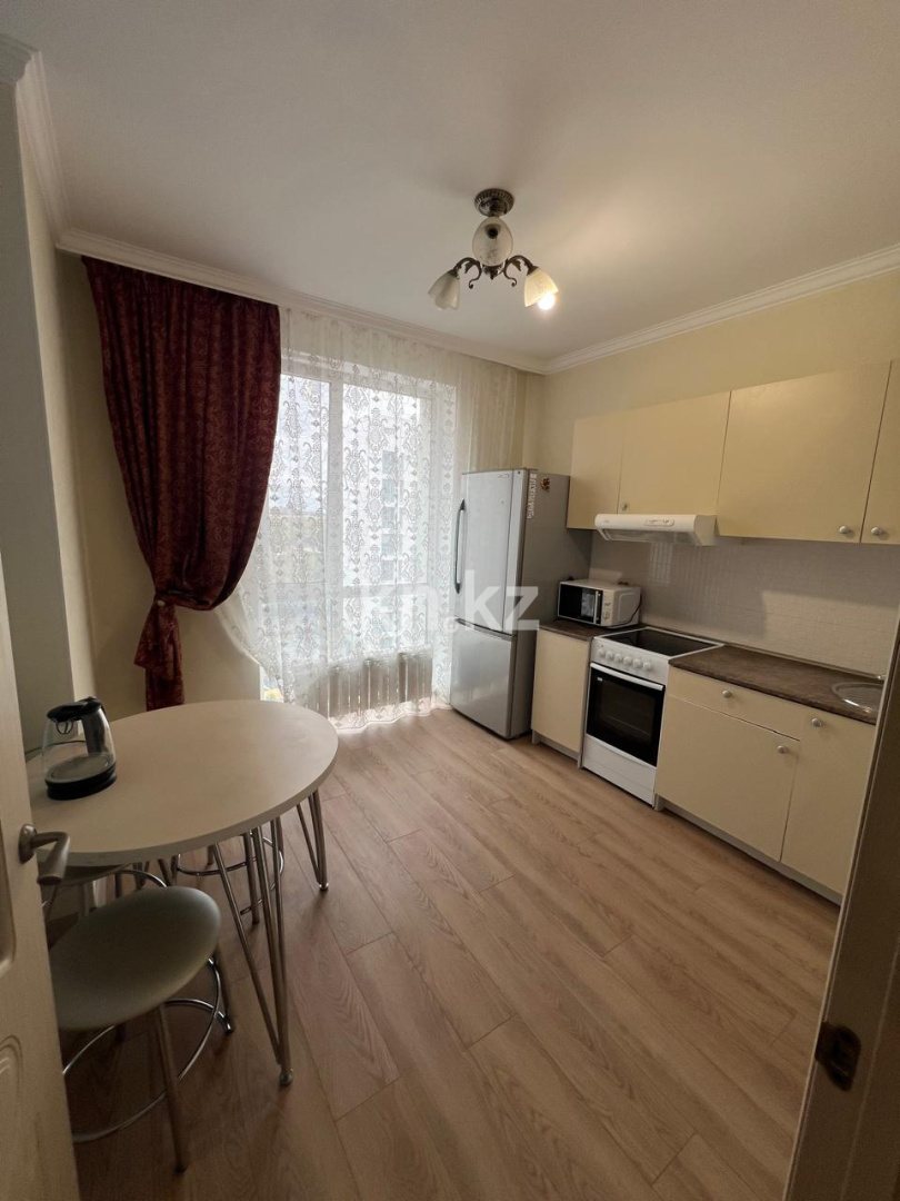 Аренда 1-комнатной квартиры, 37 м² в Астане