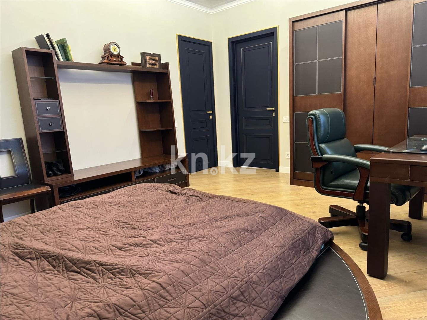 Продажа 4-комнатной квартиры, 198.9 м², ул. Иманова в Астане - фото 9