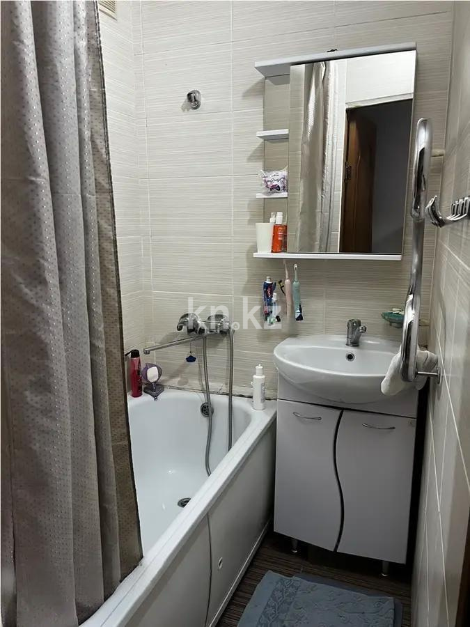 Продажа 3-комнатной квартиры, 68 м², ул. Тургута Озала, дом  240 в Алматы - фото 6