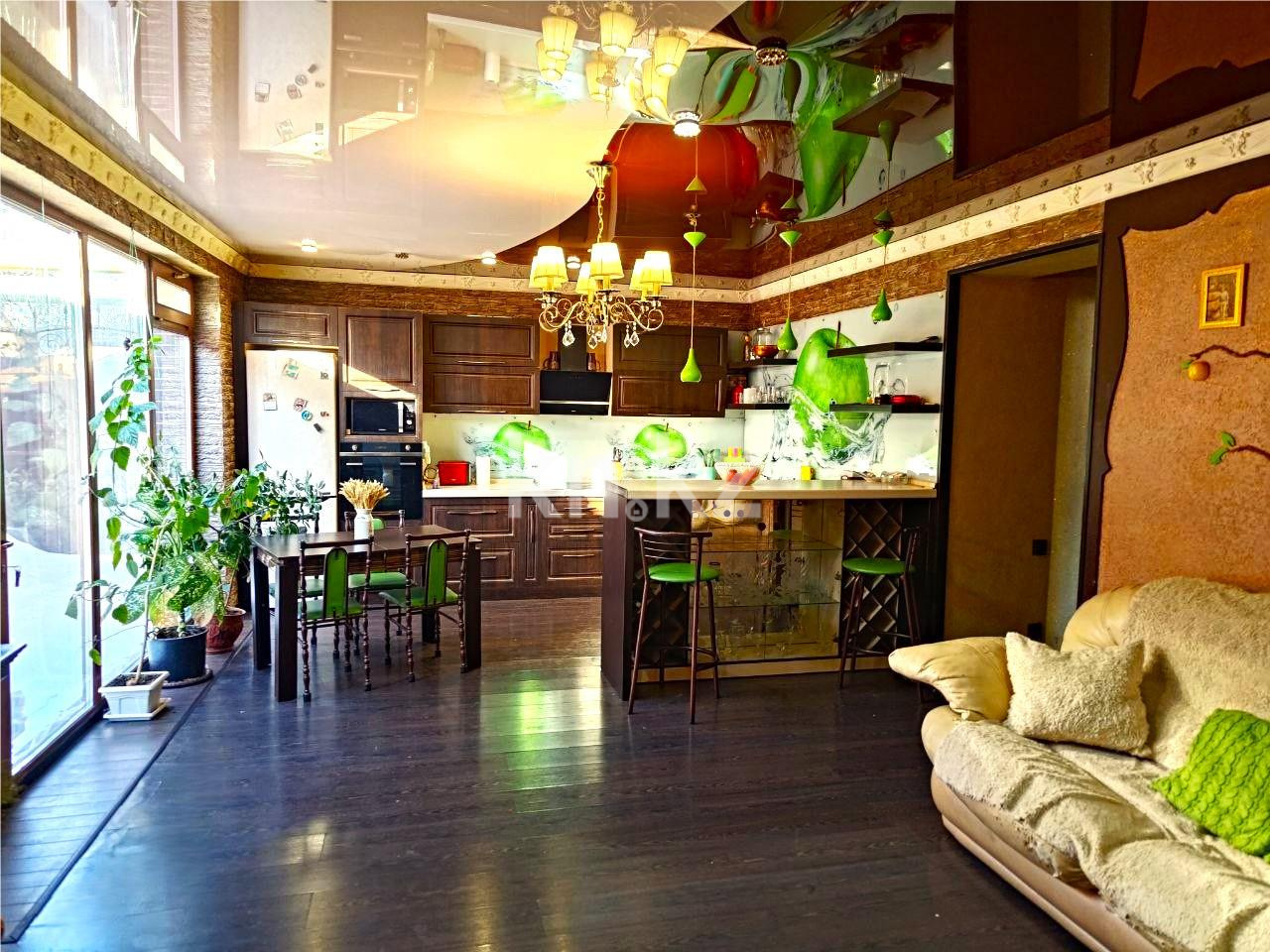 Продажа 5-комнатного дома, 100 м² в Караганде