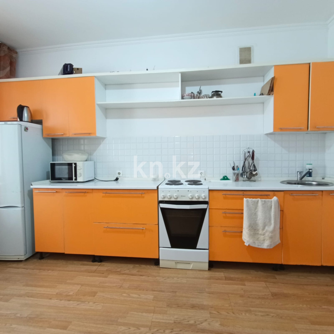 Аренда 1-комнатной квартиры, 40 м² в Астане