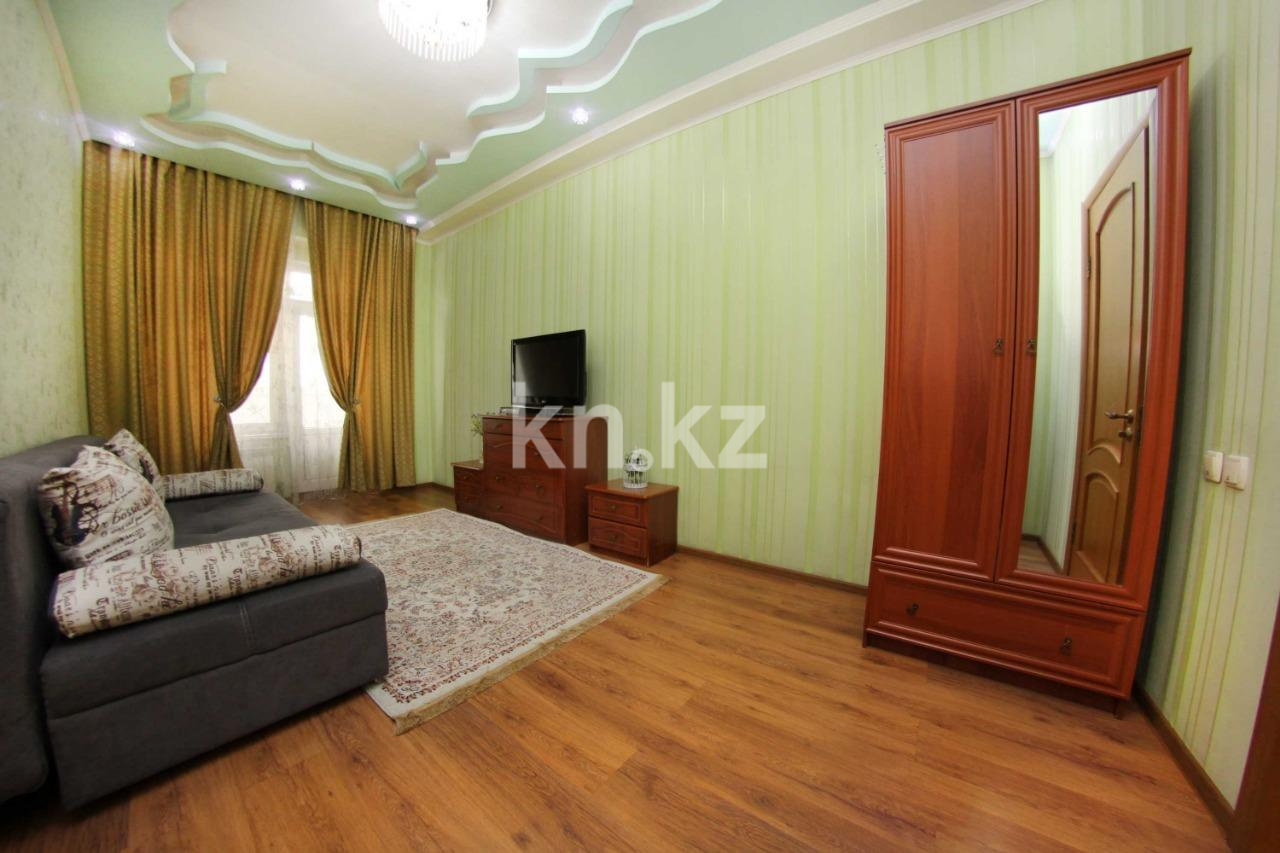 Аренда 3-комнатной квартиры посуточно, 95 м² в Алматы - фото 18