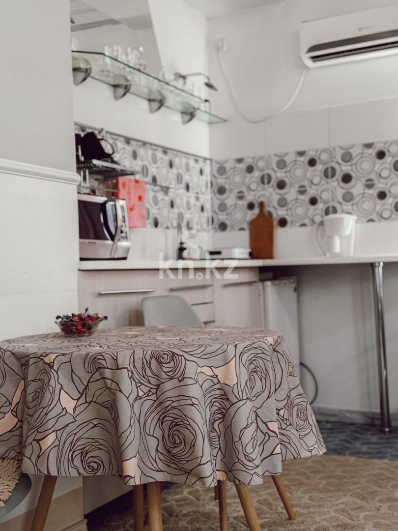 Аренда 1-комнатной квартиры посуточно, 48 м², ул. Ермекова, дом  50 в Караганде - фото 3