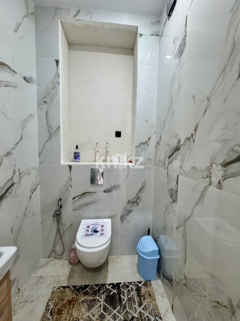 Продажа 2-комнатной квартиры, 65 м², ул. Муканова, дом  51/8 в Караганде - фото 15