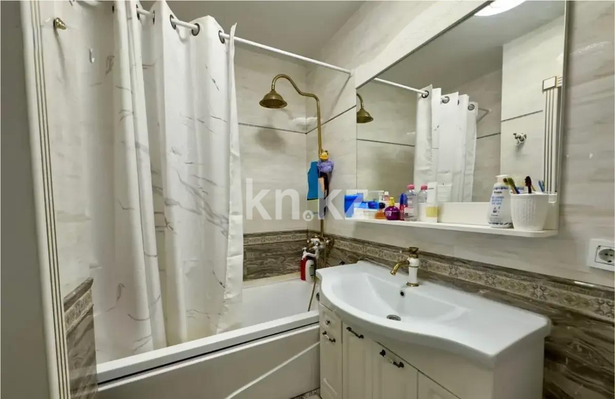 Продажа 3-комнатной квартиры, 110 м², мкр. Аксай-5, дом  3б в Алматы - фото 4