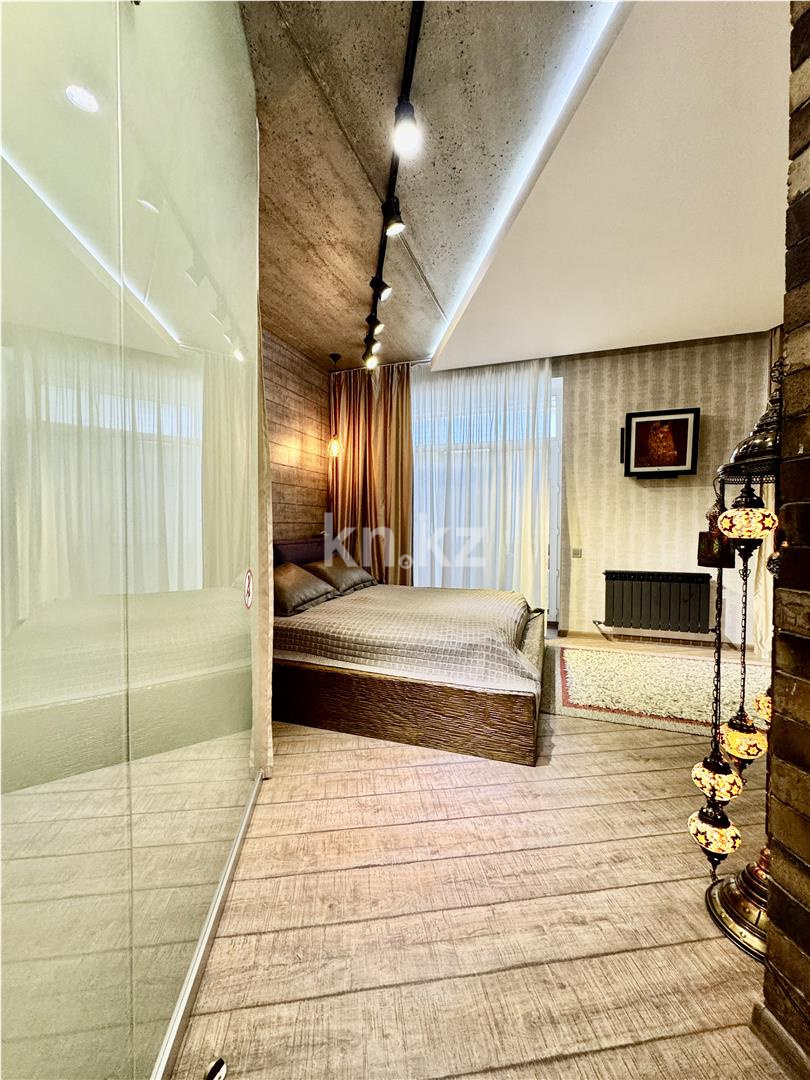 Продажа 3-комнатной квартиры, 160 м², ул. Аманжолова, дом  41 в Караганде - фото 15