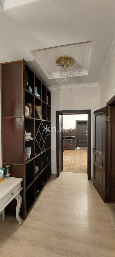 Продажа 4-комнатной квартиры, 145 м², ул. Аманжолова, дом  41 в Караганде - фото 16