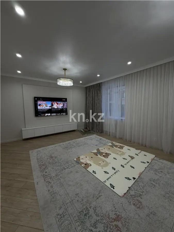 Продажа 4-комнатной квартиры, 135 м² в Караганде