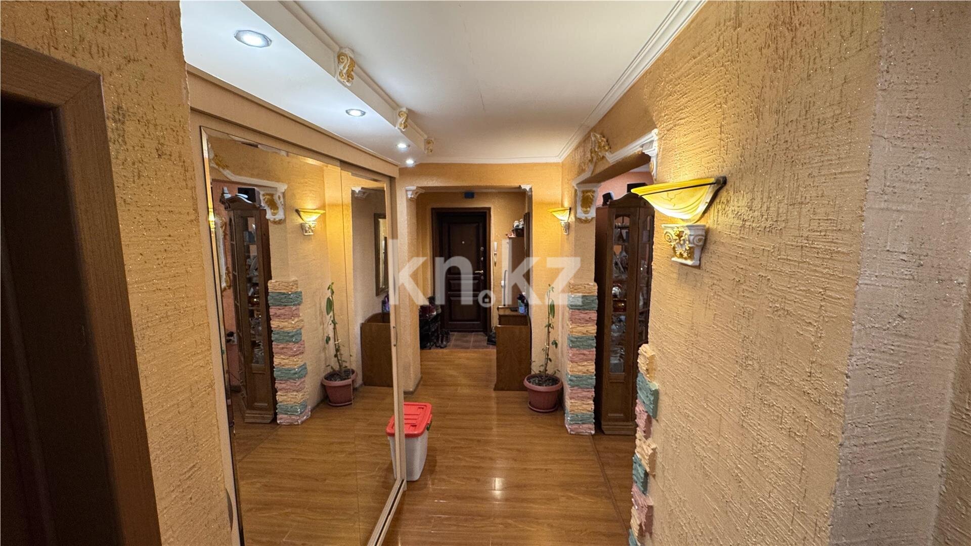 Продажа 4-комнатной квартиры, 97 м² в Караганде - фото 19