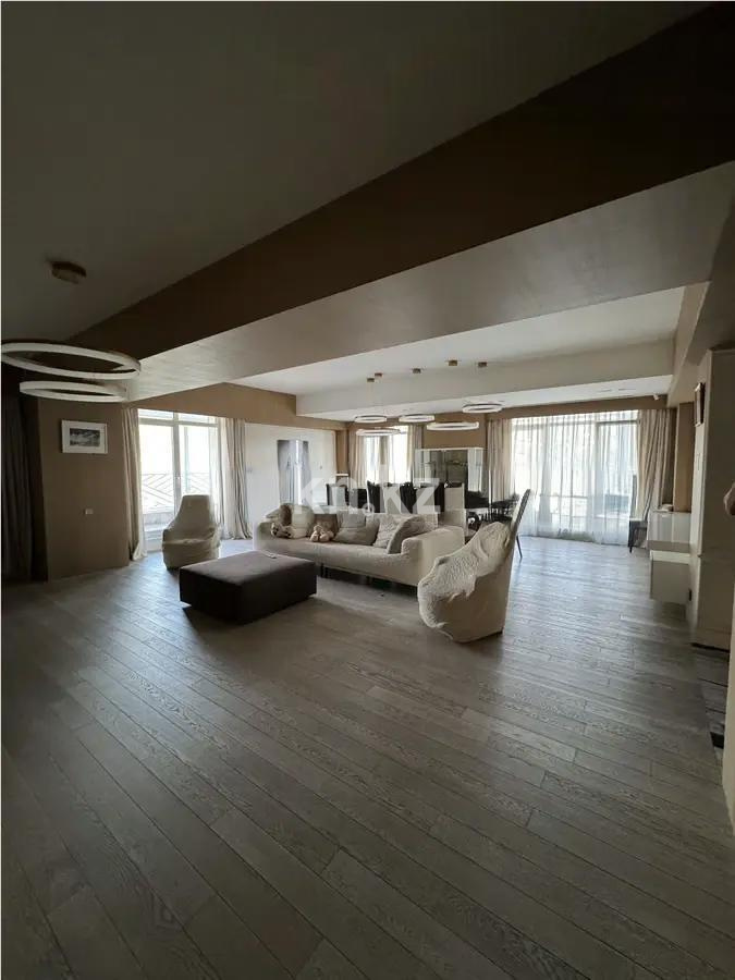 Продажа 5-комнатной квартиры, 303.9 м², ул. Кабанбай батыра, дом  15 в Алматы