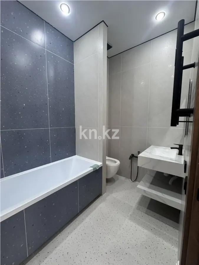 Продажа 3-комнатной квартиры, 59.8 м², пр. Абая, дом  118 в Алматы - фото 5