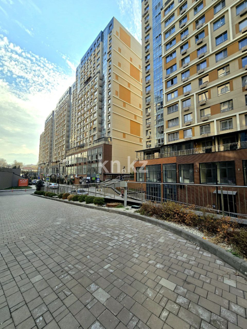 Продажа 3-комнатной квартиры, 111 м², ул. Утепова в Алматы - фото 25