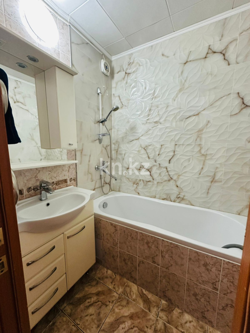 Продажа 3-комнатной квартиры, 64.7 м² в Караганде - фото 2