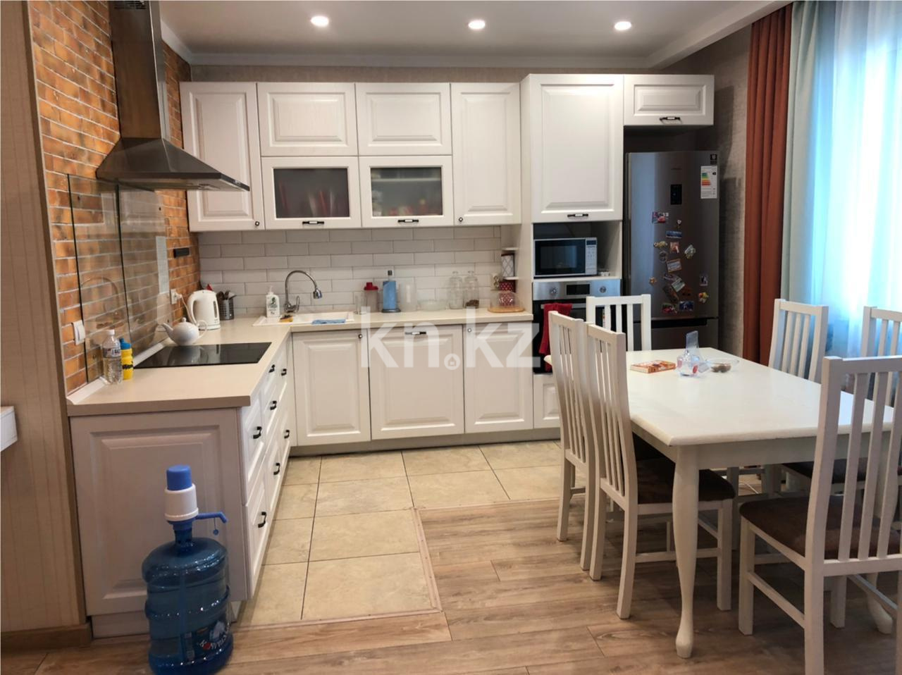 Продажа 3-комнатной квартиры, 96 м², ул. Абая, дом  61/2 в Караганде