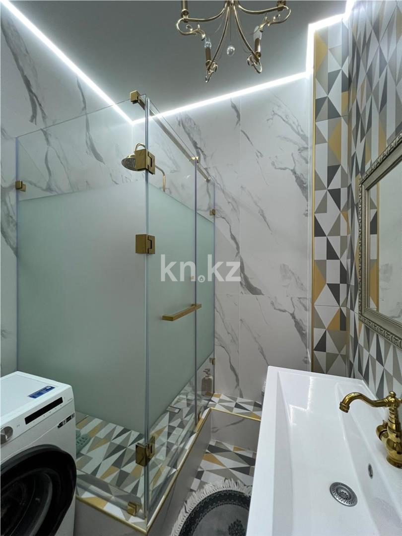 Продажа 3-комнатной квартиры, 90 м², ул. Муканова в Караганде - фото 9