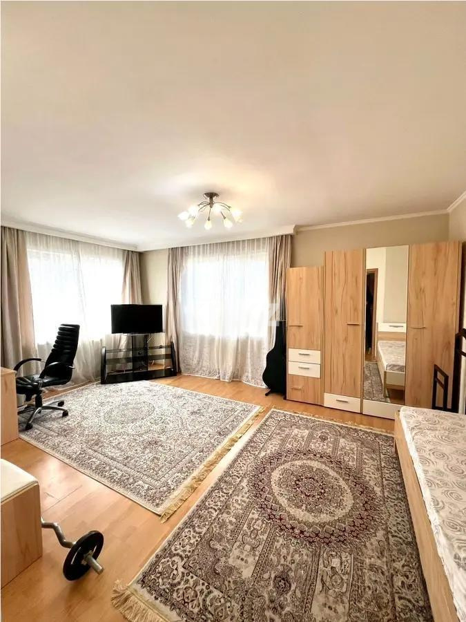 Продажа 5-комнатной квартиры, 200 м², пр. Абая в Астане - фото 2