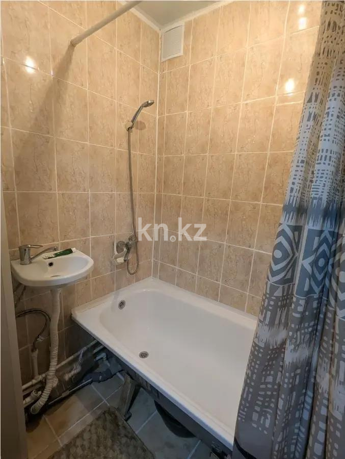 Продажа 3-комнатной квартиры, 62 м², 16 мкр., дом  32 в Караганде - фото 5