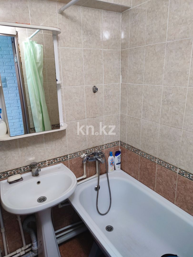 Продажа 2-комнатной квартиры, 45 м², мкр-н 16, дом  49 в Караганде - фото 8