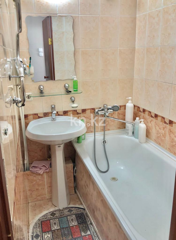 Продажа 4-комнатной квартиры, 61 м², мкр-н 16 в Караганде - фото 16